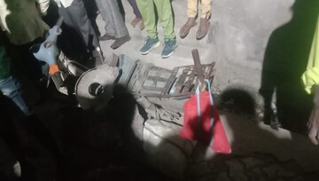 PHOTO : लातुरात फुगे भरायच्या सिलेंडरचा स्फोट, एकाचा जाग्यावर मृत्यू, 12 जण जखमी