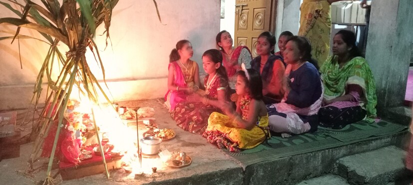 विदर्भातील अनेक ठिकाणी विशेषतः ज्या घरी मुलगी आहे त्या घरी दसऱ्याच्या दुसऱ्या दिवशीपासून कोजागिरी पर्यंत 5 दिवस रोज सायंकाळी भुलाबाईची गाणी गायली जात होती. मात्र ही परंपरा आता लुप्त झालेली दिसून येते.