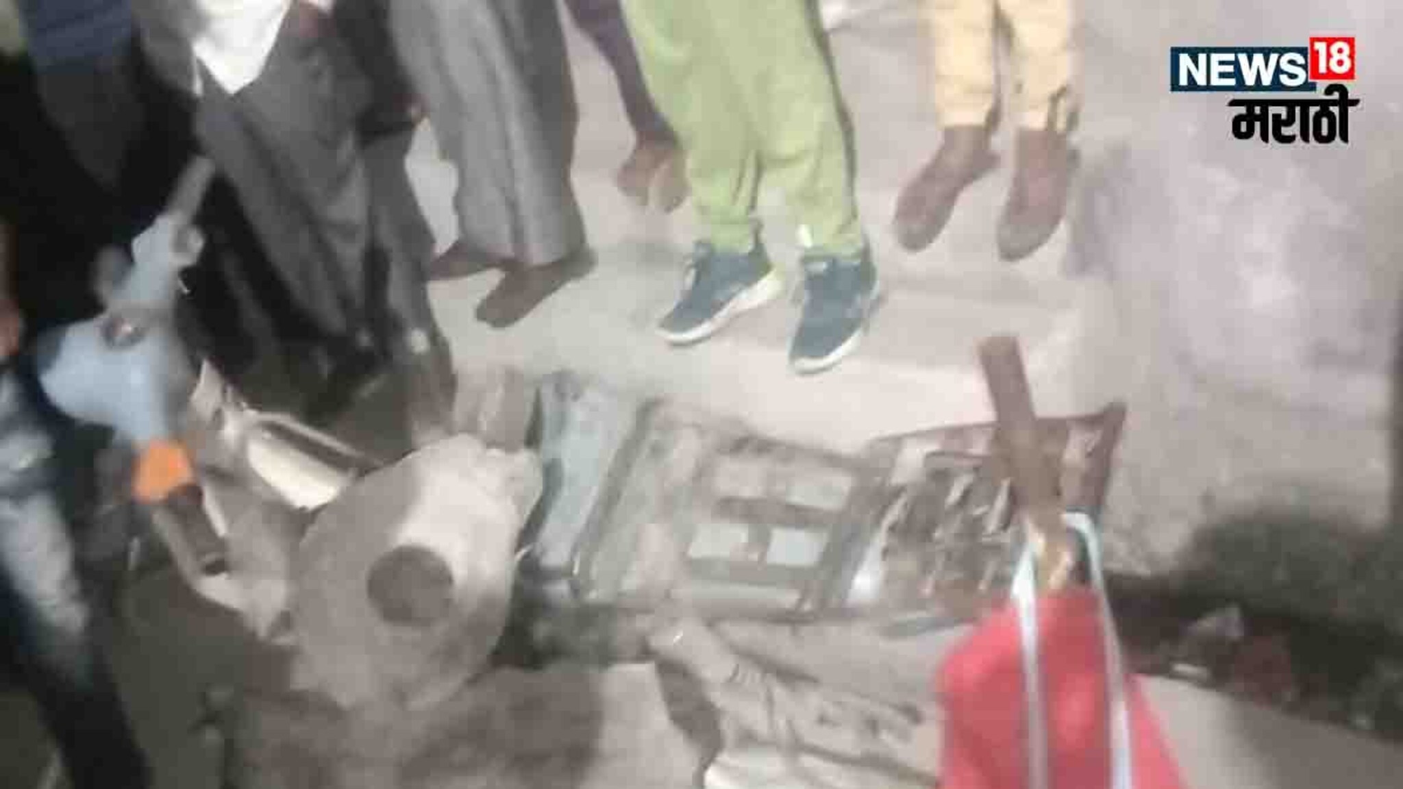 PHOTO : लातुरात फुगे भरायच्या सिलेंडरचा स्फोट, एकाचा जाग्यावर मृत्यू, 12 जण जखमी