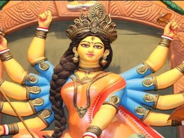 दुर्गा मातेच्या या मंदिरात जायला लोक घाबरतात, काय आहे रहस्य?