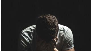 वैतागलेल्या व्यक्तीने केला आत्महत्येचा प्रयत्न 