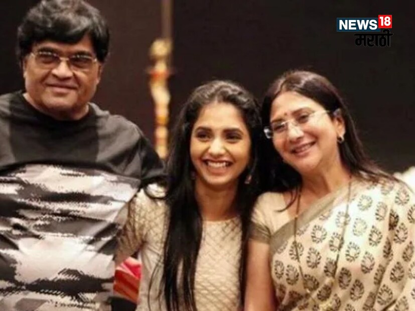 निवेदिता आणि सायली यांचं नातं किती घट्ट आहे हे या फोटोमध्ये पाहायला मिळतंय. दोघांच्या या फोटोला चाहत्यांकडून प्रेम मिळालं आहे. 