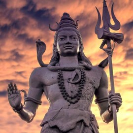 वर्षातील शेवटचा शनि प्रदोष! संध्याकाळी पूजेला विशेष महत्त्व? पहा मुहूर्त, विधी