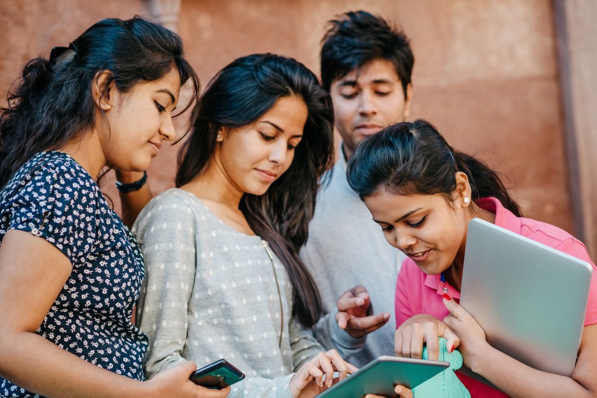 आर्ट्स से 12वीं पास की है? तो ये करियर विकल्प आपके लिए रहेंगे बेस्ट आर्ट्स से 12वीं पास की है? तो ये करियर विकल्प आपके लिए रहेंगे बेस्ट