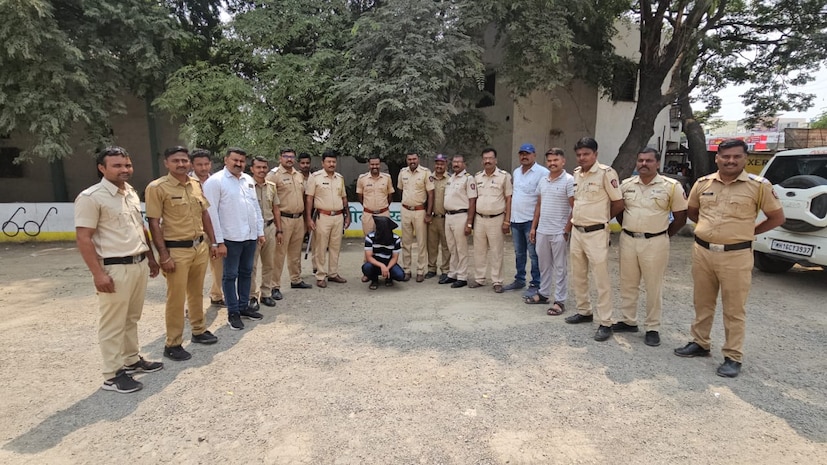 लोणी पोलिसांनी आरोपी सुरज यास ठाणे पोलिसांच्या स्वाधीन केले असून पोलीस तपासानंतर घटनेचे कारण स्पष्ट होणार आहे.