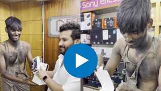 भिकाऱ्याने खरेदी केला Apple iPhone भिकाऱ्याने खरेदी केला Apple iPhone