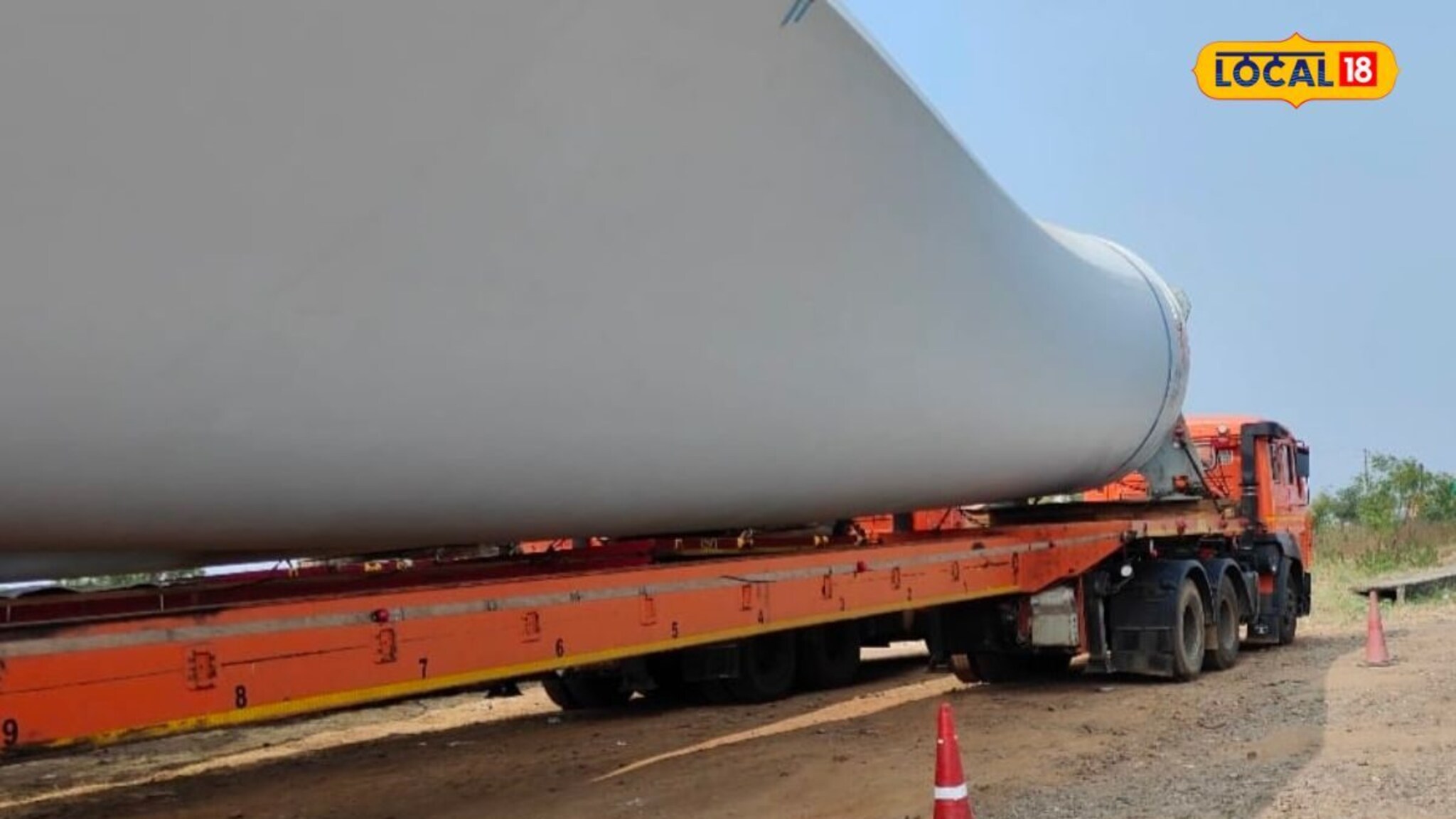 तब्बल 180 फुटांचा ट्रक; कशासाठी होतो वापर तुम्हाला माहितीये का? पाहा PHOTOS