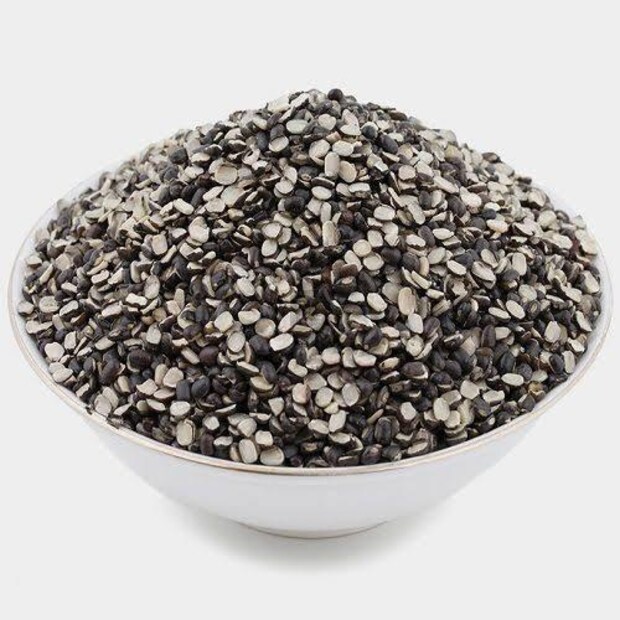 उडदाची डाळ ही बलवर्धक, शक्तीवर्धक आहे. जे कष्टकरी लोक असतात, जे शारीरिक श्रम करतात. त्यांनी आपल्या आहारात उडीद डाळीचा समावेश आवर्जून करावा. हृदयासाठी उडदाच्या डाळीचा खूप उपयोग होतो. आपल्या रक्तवाहिन्यांमध्ये असलेला ताण हलका करण्यासाठी उडदाची डाळ उपयोगी आहे. ज्यामुळे उडदाच्या डाळीच्या नियमित सेवनाने आपले हृदय अतिशय उत्तम राहते. 