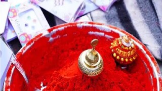 शरिराच्या 12 भागांवर टिळा लावण्याची प्रथा आहे. शरिराच्या 12 भागांवर टिळा लावण्याची प्रथा आहे.