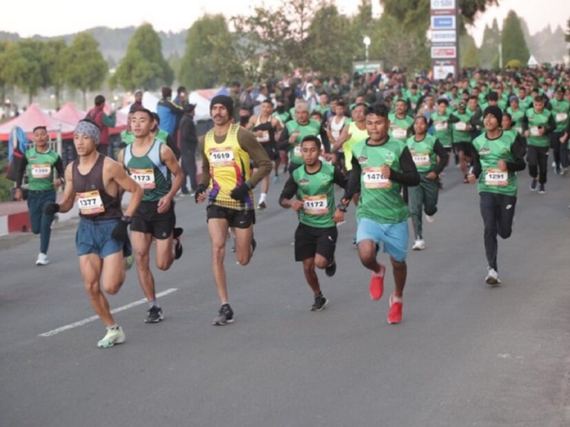 या मार्गावरील वाहतूक पर्यायी मार्गाने वळविण्यात आली आहे. यामध्ये पुण्यातून द्रुतगती आणि जुन्या महामार्गावरून मुंबईकडे येणारी वाहने गव्हाण फाटा मार्गे बेलापूर- वाशी मुंबई अशी तर जेएनपीटी आणि उरणहून मुंबईत जाणारी वाहनेही गव्हाण फाटामार्गे वाशी या मार्गाने वळविण्यात आली आहेत.