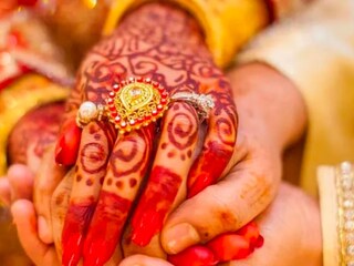 नवरीने केली नवरदेवाला मारहाण (प्रतिकात्मक फोटो) 
