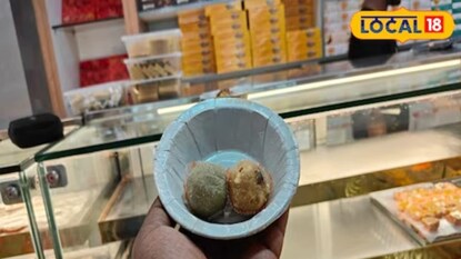 यात गरम पदार्थ वापरले जातात आणि दोन्ही लाडू शुगर फ्री असतात. यात गरम पदार्थ वापरले जातात आणि दोन्ही लाडू शुगर फ्री असतात.