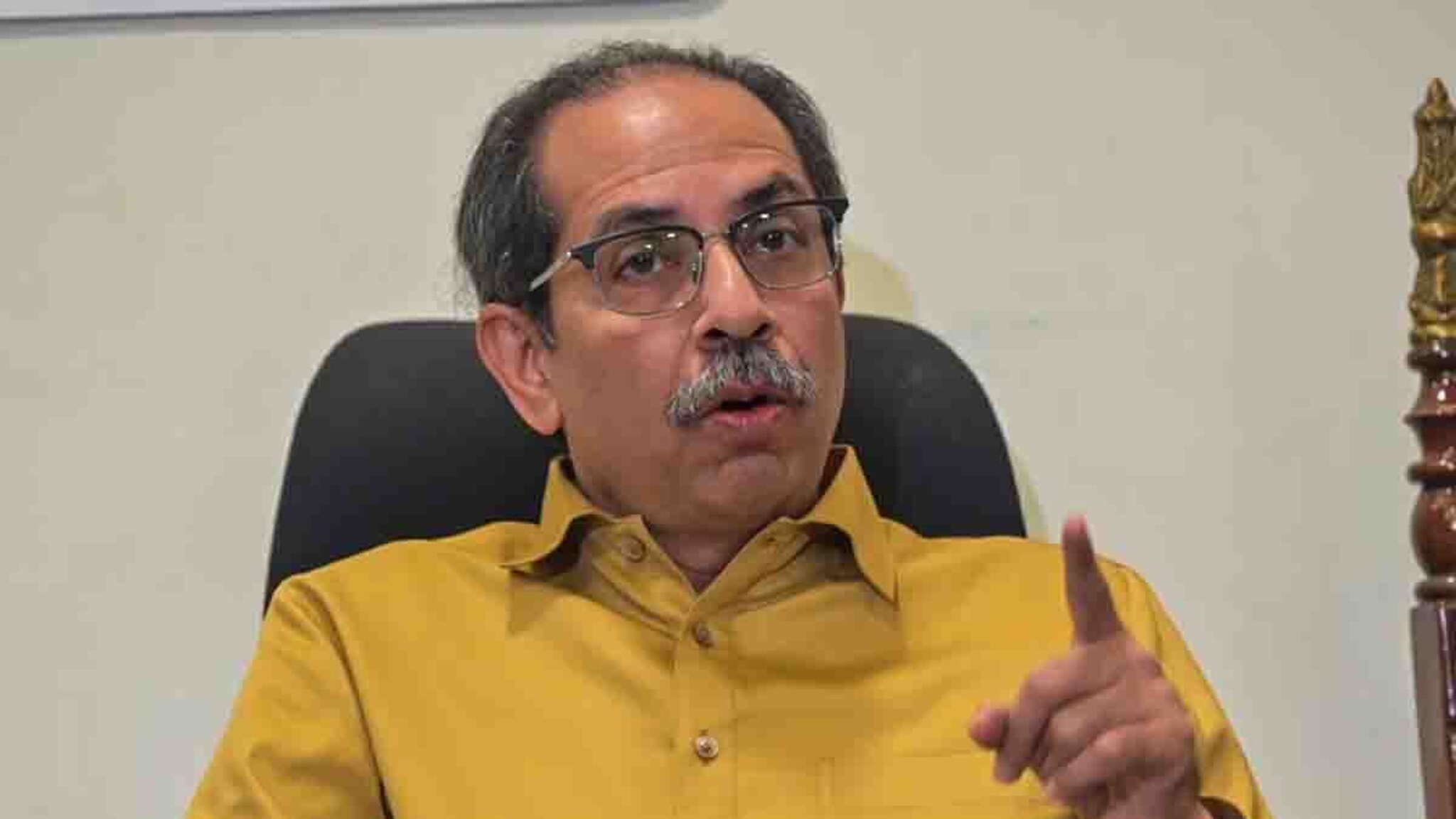 दोन भाऊसाहेब अन् एकच तिकीट, एक जागा उद्धव ठाकरेंची डोकेदुखी वाढणार?