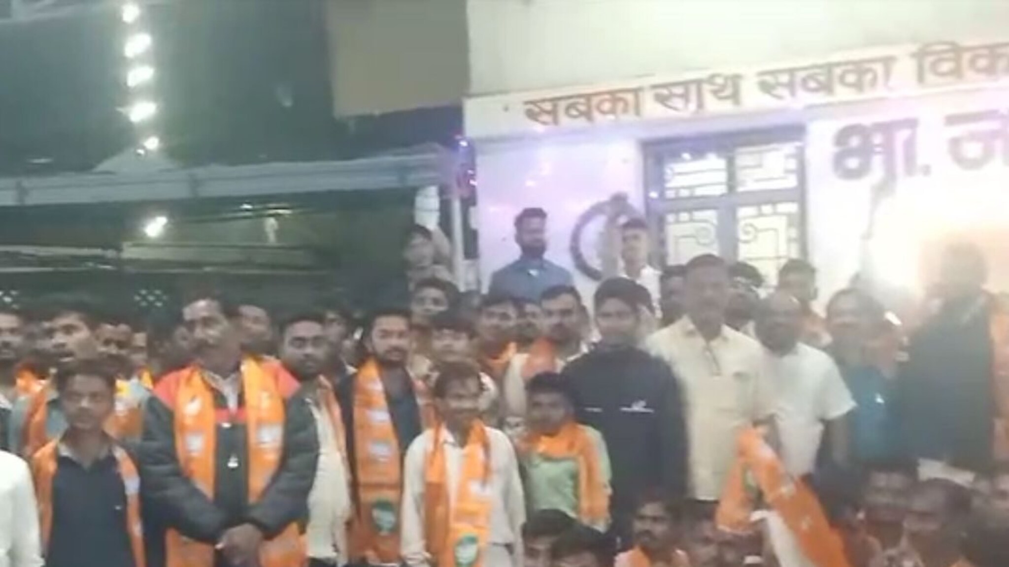 वर्ध्यात राष्ट्रवादी, काँग्रेसला मोठा धक्का; शेकडो कार्यकर्त्यांचा भाजपात प्रवेश