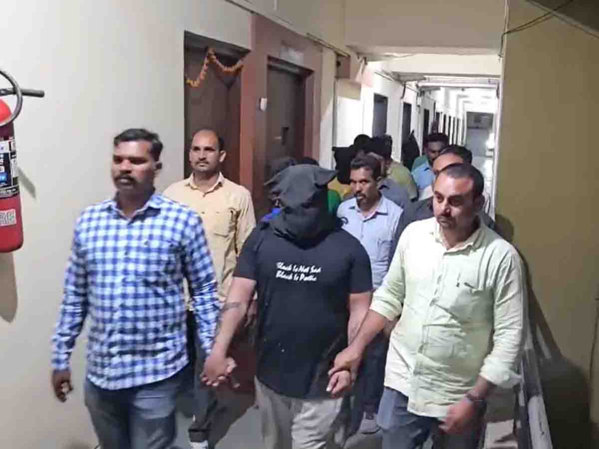 गज कापून पलायन, नंतर नेपाळला पळून जाण्याचा प्लान, जळगावमध्ये चौघांना अटक