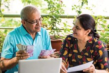 ज्येष्ठ नागरिकांसाठी बेस्ट आहे ही स्किम, दरमहा मिळतील 9 हजार रुपये