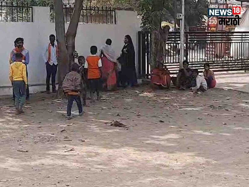 मिळालेल्या माहितीनुसार, जनता चौक ते स्मशानभूमीपर्यंत रस्त्याच्या दुतर्फा मोठ्या प्रमाणावर अतिक्रमण झालेले असल्यामुळे दिवसातून कित्येक वेळा या ठिकाणी ट्रॅफिक जाम होते. वाहनांच्या या गर्दीमुळे अनेकदा अपघाताची स्थिती निर्माण होते. 
