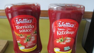 सॉस आणि केचपमध्ये काय फरक असतो? 90 टक्के लोकांना माहित नाही उत्तर सॉस आणि केचपमध्ये काय फरक असतो? 90 टक्के लोकांना माहित नाही उत्तर