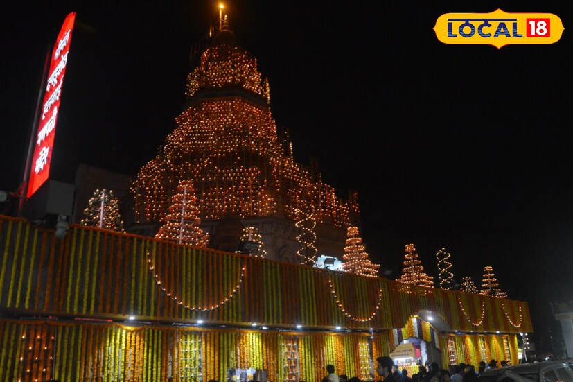 श्रीमंत दगडूशेठ हलवाई सार्वजनिक गणपती ट्रस्ट, सुवर्णयुग तरुण मंडळातर्फे त्रिपुरारी पौर्णिमेनिमित्त मंदिरात दीपोत्सवाचे आयोजन करण्यात आले होते.