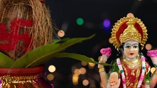 माता लक्ष्मी नेहमी आपल्या भक्तांना आशीर्वाद देते. 