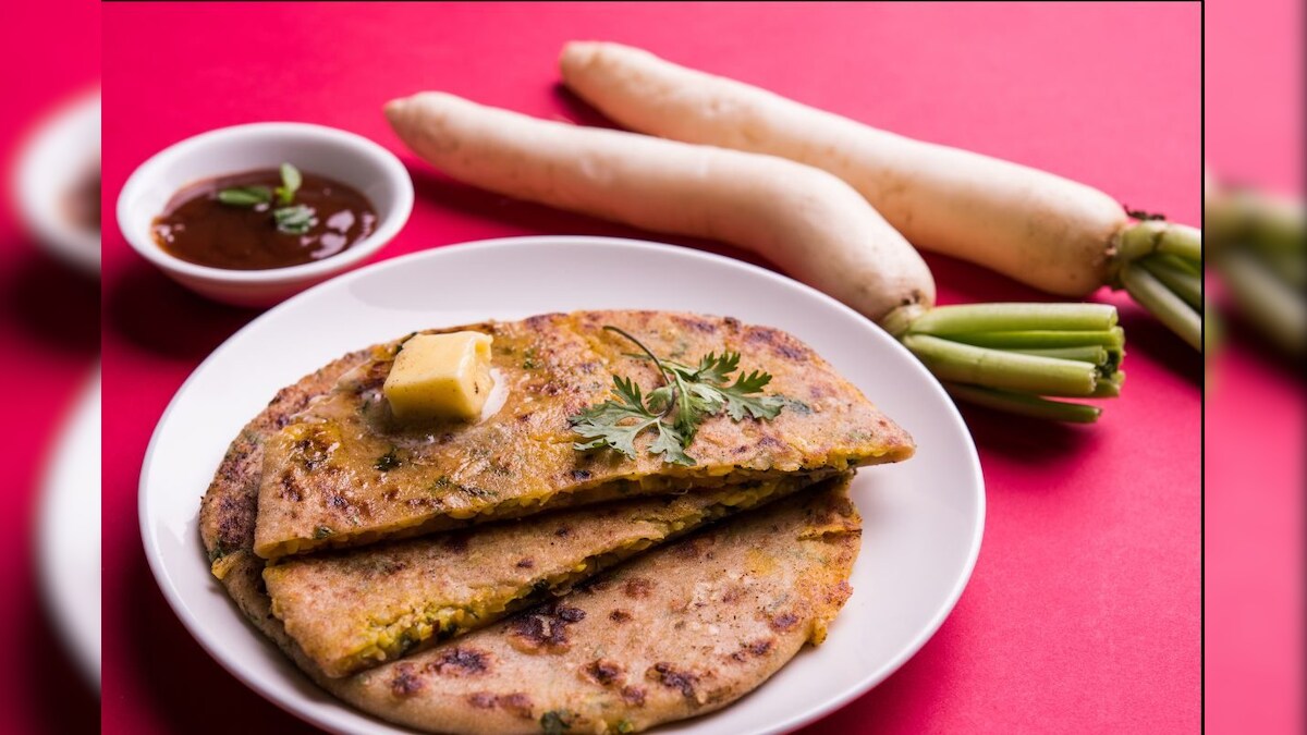 Radish Paratha हिवाळ्यात आवर्जून खा गरमागरम मुळा पराठे; पाहा सोपी आणि
