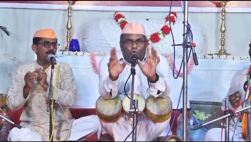 &quot;महाराष्ट्र शासनाच्या वतीने सांस्कृतिक विभागाचा लोककला पुरस्कार सप्त खंजिरी मुळे मला प्रदान झाला त्यामुळे मी शासनाचे आभार व्यक्त करतो. माझ्या कार्याची दखल म्हणजे राष्ट्रसंत तुकडोजी महाराजांच्या विचारांची दखल आहे&quot; असेही त्यांनी सांगितले. ही कला सत्यपाल महाराजांनी सुरू केली असून महाराष्ट्रात आता अंदाजे 30 - 35 सप्तकांजिरी वादक असल्याचे त्यांनी सांगितले. या कलेच्या माध्यमातून कीर्तनाला एक वेगळाच रंग येतो आणि तरुण पिढी याकडे जास्त आकर्षित होतात, असे थुटे यांनी बोलताना सांगितले.