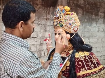 तरुणाच्या कलेचा जगभर डंका; मूकबधिर मुलांसाठी केलं असं काही की शिक्षण झालं सोप्पं तरुणाच्या कलेचा जगभर डंका; मूकबधिर मुलांसाठी केलं असं काही की शिक्षण झालं सोप्पं