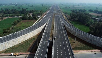 सर्वात मोठ्या दिल्ली-मुंबई एक्प्रेस वेचं काम जोमात! 120च्या स्पीडने धावणार