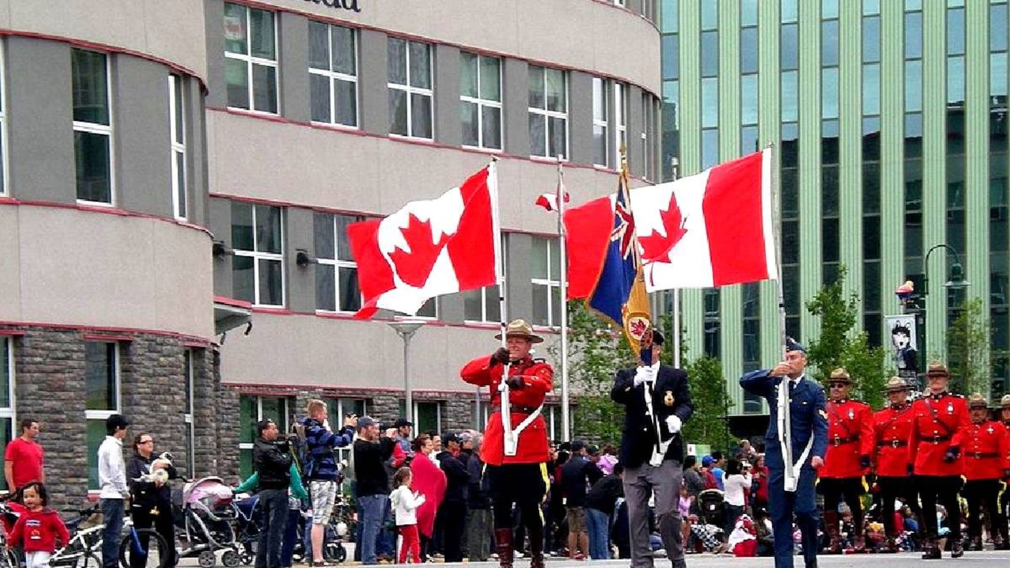 Canada News : जगातील लोकांना कॅनडामध्ये स्थायिक व्हायला का आवडते? ही आहेत मुख्य कारणे