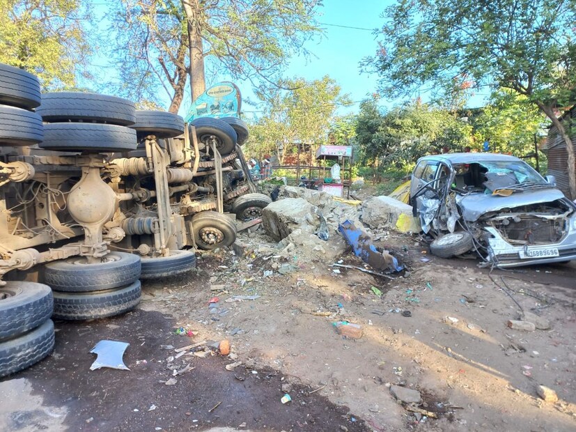 सुदैवानं अपघातग्रस्त वाहनातील भाविक हे दर्शनाला गेल्यामुळे मोठी दुर्घटना टळली आहे. या अपघातामध्ये कोणतीही जिवीतहानी झालेली नाही. 