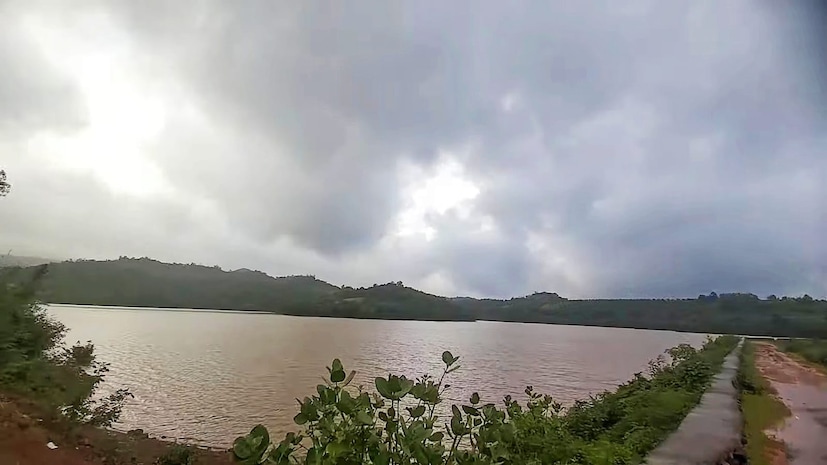  आंदुर डॅम हा कोल्हापूर पासून 47 किमी लांब असणारा पण एक चांगला पिकनिक स्पॉट ठरू शकतो. फॅमिली सोबत फिरायला गेल्यास या ठिकाणी अगदी कमी किंमतीत जेवणाची सोयही होऊ शकते.
