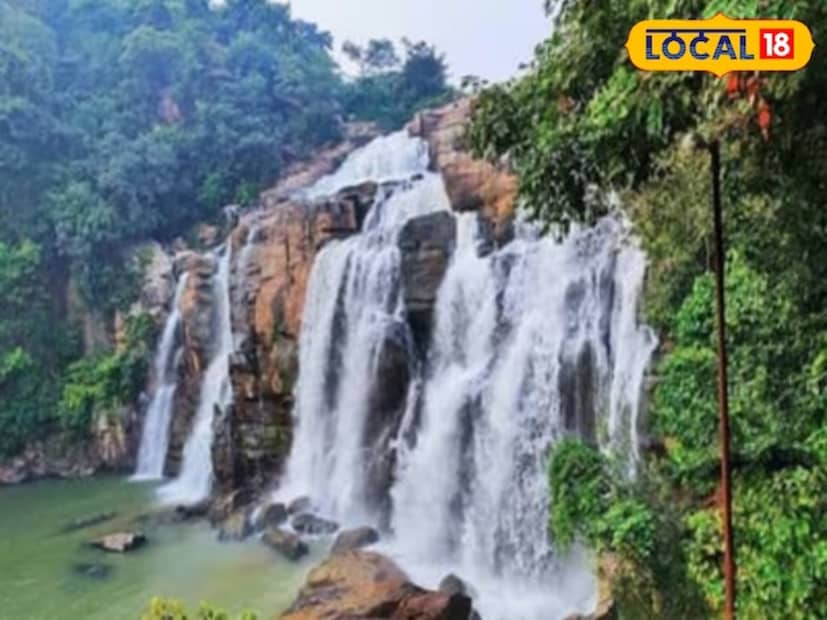 गौतम डोंगरावरून कोसळणाऱ्या जोन्हा धबधब्याला 'गौतमधारा' म्हणूनही ओळखलं जातं. हा 140 फूट धबधबा पाहण्याचा अनुभव पर्यटकांसाठी अगदी अद्भुत असतो. या डोंगरावर एक प्राचीन बौद्ध मंदिर आहे. शिवाय इथं बौद्ध धर्माबाबत अनेक शिल्पदेखील साकारलेले आहेत. स्वतः भगवान गौतम बुद्ध याठिकाणी आले होते, अशी मान्यता आहे.