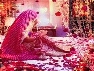 पत्नीची माहेरी धाव (प्रतिकात्मक फोटो) पत्नीची माहेरी धाव (प्रतिकात्मक फोटो)