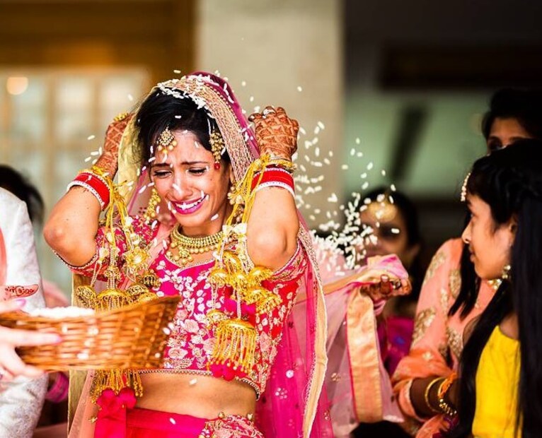 ही विधी केल्याने वधूचे माहेर आणि वधू धनधन्याने सदैव समृद्ध असते अशी मान्यता आहे. खरंतर वधू म्हणजेच मुलगी ही आई-वडिलांची मुलगीच नाही तर ती घरची लक्ष्मी मानली जाते. त्यामुळे ती दुसऱ्याच्या घरी जाताना या विधीतून आई-वडिलांप्रति कृतज्ञता व्यक्त करत असते, अशी माहिती पंडित हेमंत शास्त्री सांगतात.