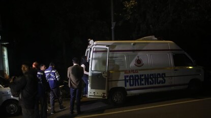 दिल्लीत इज्रायल एम्बसीजवळ स्फोट दिल्लीत इज्रायल एम्बसीजवळ स्फोट