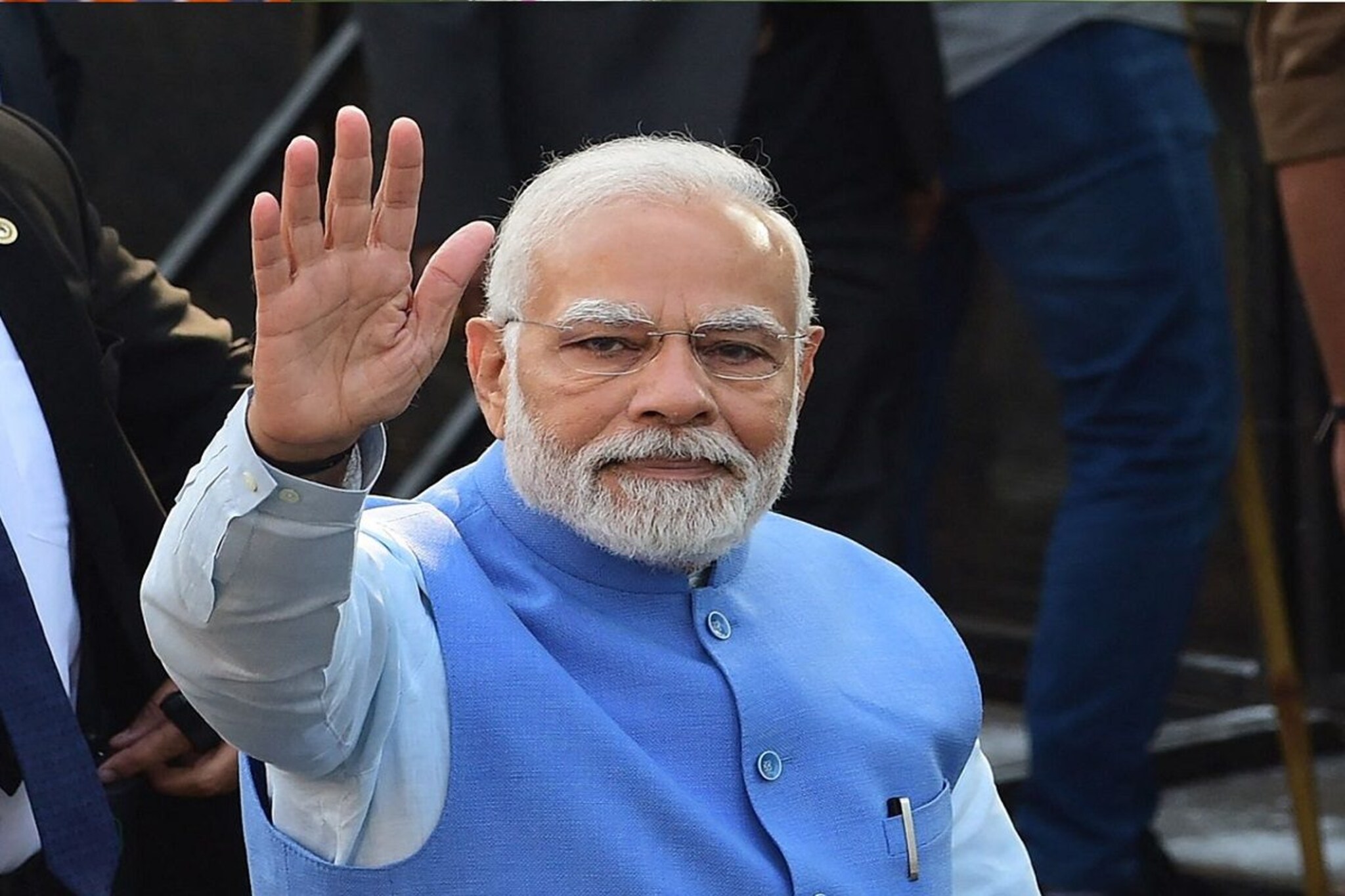 महिला दिनी PM मोदींनी दिलं खास गिफ्ट; LPG गॅस सिलिंडरच्या दरात मोठी कपात