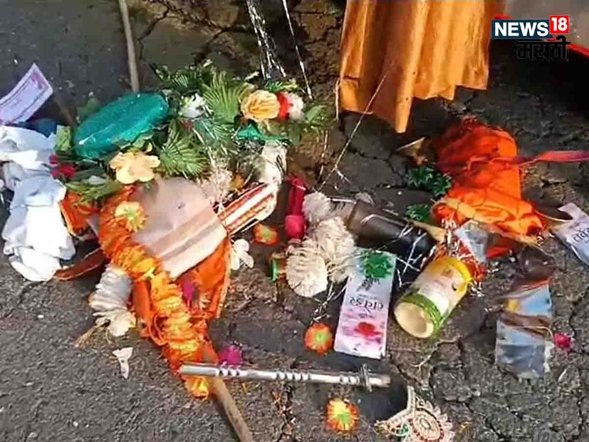 शिर्डीकडे पायी जाणाऱ्या पालखीत अचानक कंटेनर घुसला. अपघातात 2 जणांचा मृत्यू झाला आहे. तर 8 ते 10 जण गंभीर जखमी झाले आहेत.