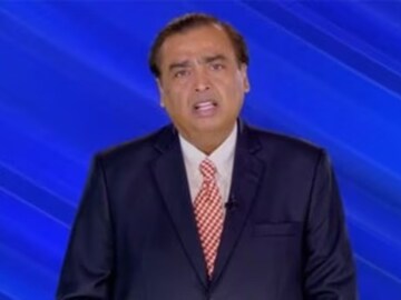Reliance Family Day कार्यक्रमातील मुकेश अंबानी यांच्या भाषणातील मुद्दे PHOTOS
