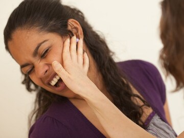 खरंच की काय? थप्पड मारल्याने बरा होतो डायबेटिज आणि बीपी; थेरेपीची संपूर्ण माहिती