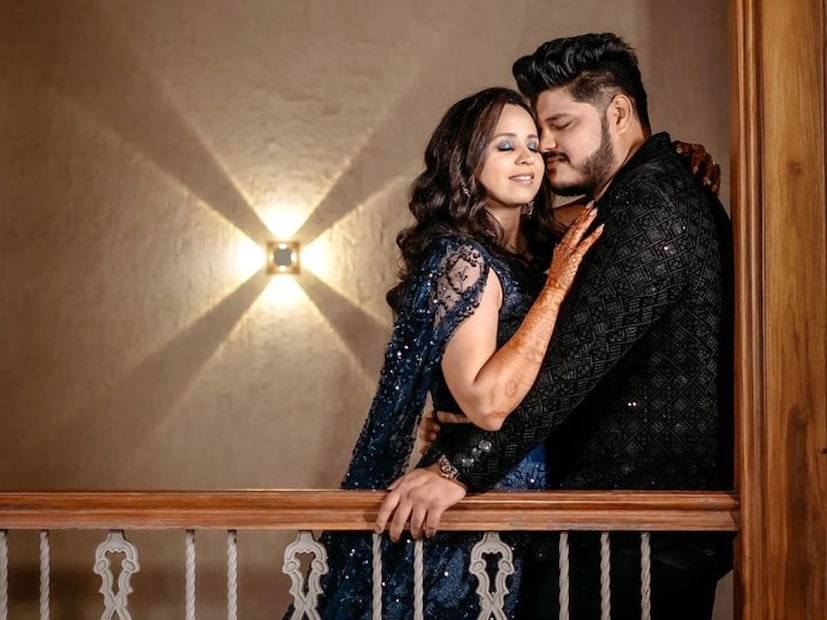 दिलदोस्ती दुनियादारी फेम अभिनेत्री आणि गायिका स्वानंदी टिकेकर आणि गायक आशिष कुलकर्णी यांची लगीन घाई सुरू आहे. 