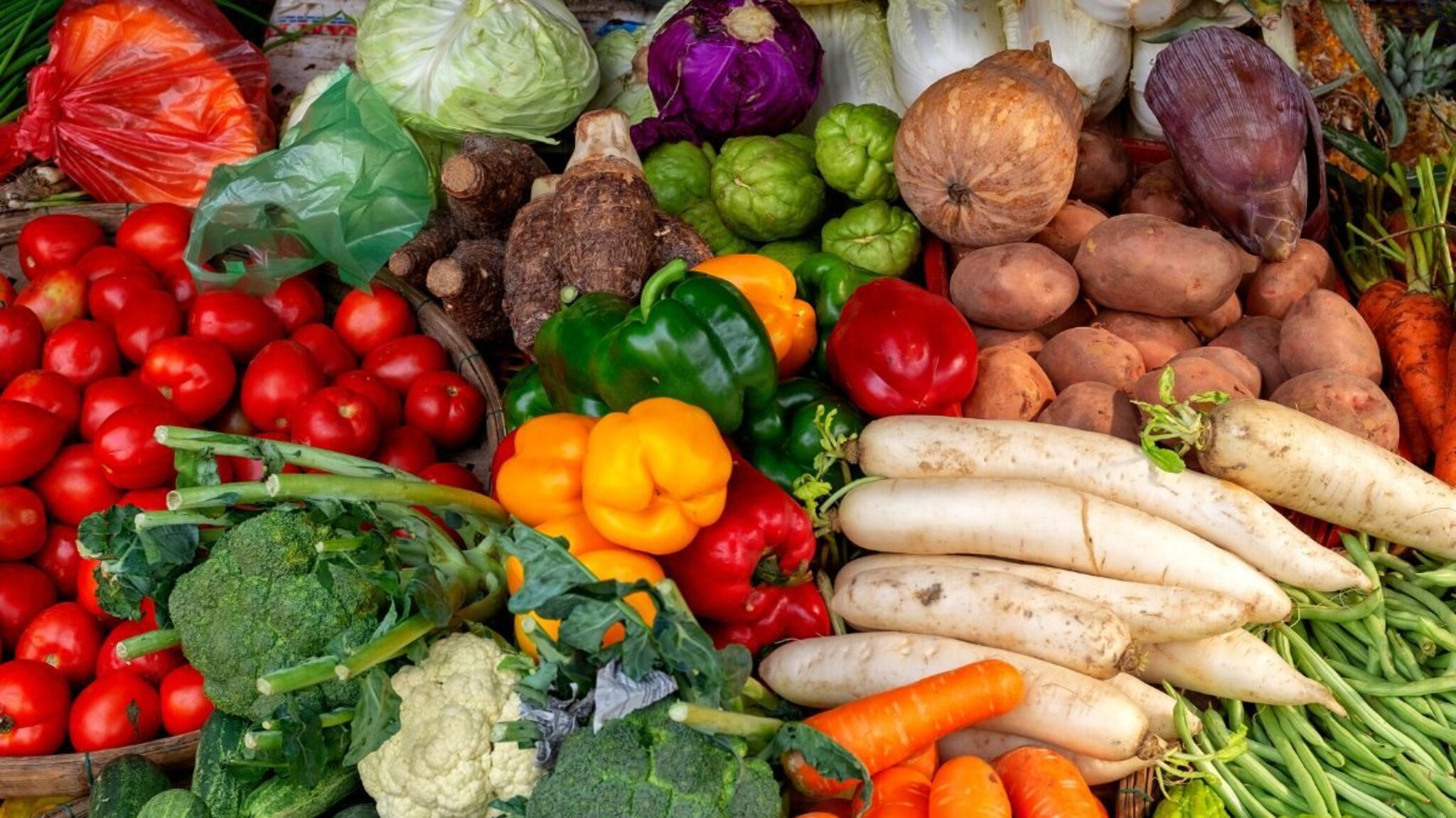 भाजीपाल्याचे दर कडाडले; मेथी 120, कोथिंबीर 200, कांद्याच्या दरात दुपटीनं वाढ