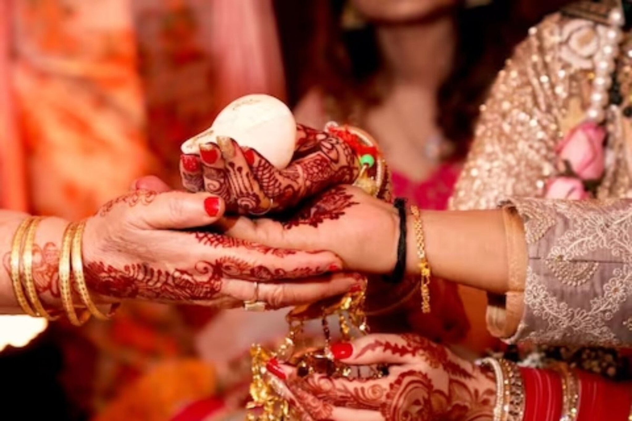 भारतात इथे मुलाची बहीणच बनते 'नवरदेव'; वहिनीला मंगळसूत्र घालून सोबत 7 फेरे घेते