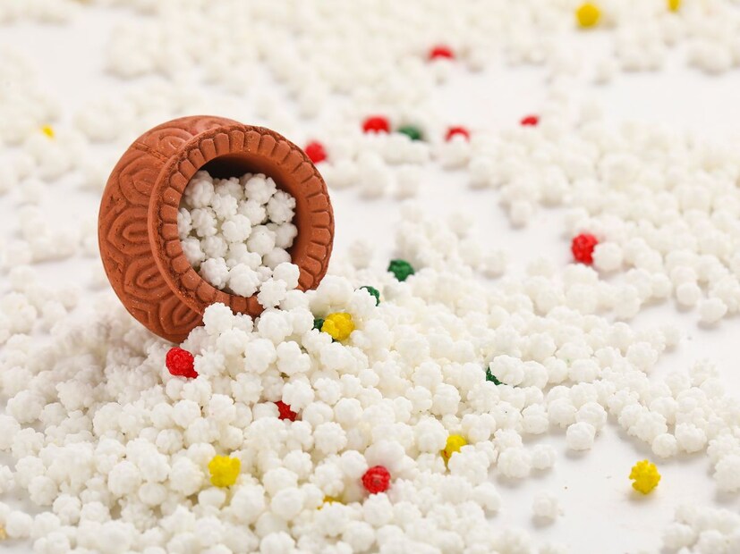 या सोहळ्यामुळे बाळाचा या वस्तूंसोबत परिचय होतो आणि त्याला त्या अतिशय गमतीशीर वाटू लागतात. तसेच या सोहळ्यात इतर लहान मुलांनाही आमंत्रित केले जाते. त्यामुळे बाळाची त्यांच्यासोबत ओळख होते आणि हा सोहळा त्याच्या कायम आठवणीत राहतो.