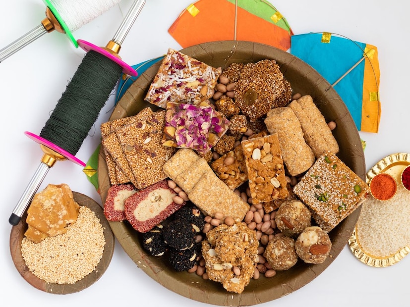 या सोहळ्यानिमित्त नातेवाईक आणि मित्रमंडळी घरी येतात आणि यानिमित्ताने त्यांच्या गप्पा-गोष्टी रंगतात. हा समारंभ घरगुती असतो परंतु घरी गजबज असल्याने तो अतिशय उत्साही आणि आनंद देणारा असतो.