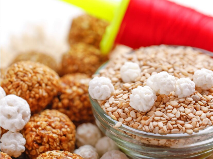 बोरन्हाण सोहळ्याचे महत्त्व : बोरन्हाण हा बाळाचा सोहळा असला तरी तो मोठ्यांसाठी देकील तेवढाच महत्त्वाचा असतो. या सोहळ्याच्या निमित्ताने स्त्रिया आपल्या मुलांना घेऊन घरी आलेल्या लेकुरवाळ्यांचाही हळद कुंकू लावून सन्मान करतात. तसेच तीळ-गुळासह जेवण आणि गोडाचे पदार्थ देऊन त्यांचे आदरातिथ्य केले जाते. 