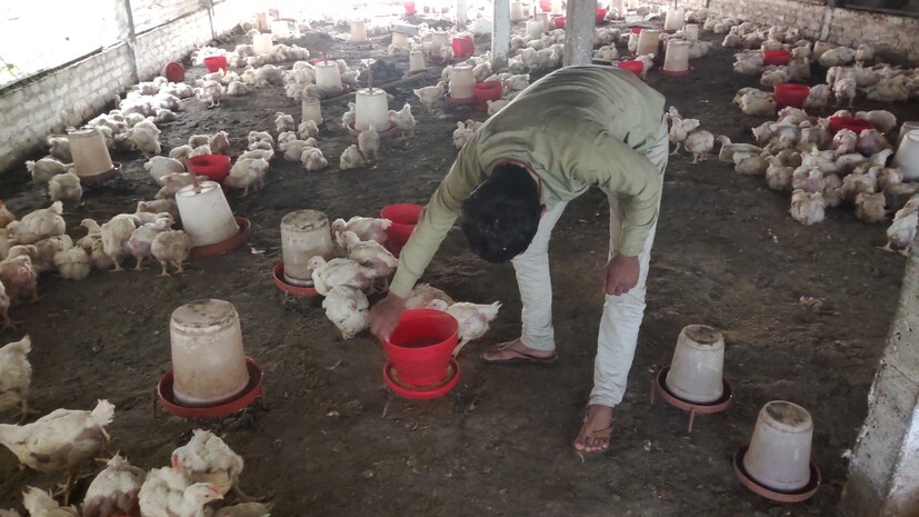 बेगुसरायपासून 22 किमी अंतरावर असलेल्या बलिया येथे छोटूचा जन्म झाला. अभ्यासासोबतच छोटू वडिलांना शेतीत मदत करायचा. मात्र, मध्यंतरी प्रथम वर्षानंतर आर्थिक परिस्थिती बिकट असल्याने त्याने शिक्षण सोडले आणि कुटुंबाची आर्थिक स्थिती सुधारण्यास सुरुवात केली. 
