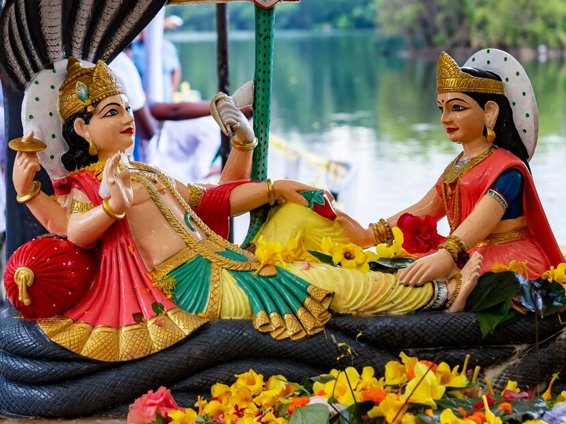 पौष पौर्णिमेच्या दिवशी गुरुपुष्यामृत योगाव्यतिरिक्त रवियोग, अमृत सिद्धी योग आणि प्रीती योगही तयार होत आहेत. पौष पौर्णिमा हा नवीन कार्य सुरू करण्यासाठी शुभ दिवस आहे. रवि योग सकाळी 07:13 ते 08:16 पर्यंत आहे, अमृत सिद्धी योग 26 जानेवारी रोजी सकाळी 08:16 ते 07:12 पर्यंत आहे आणि प्रीती योग सकाळी 07:32 ते रात्रभर आहे. (कॅनव्हा)
