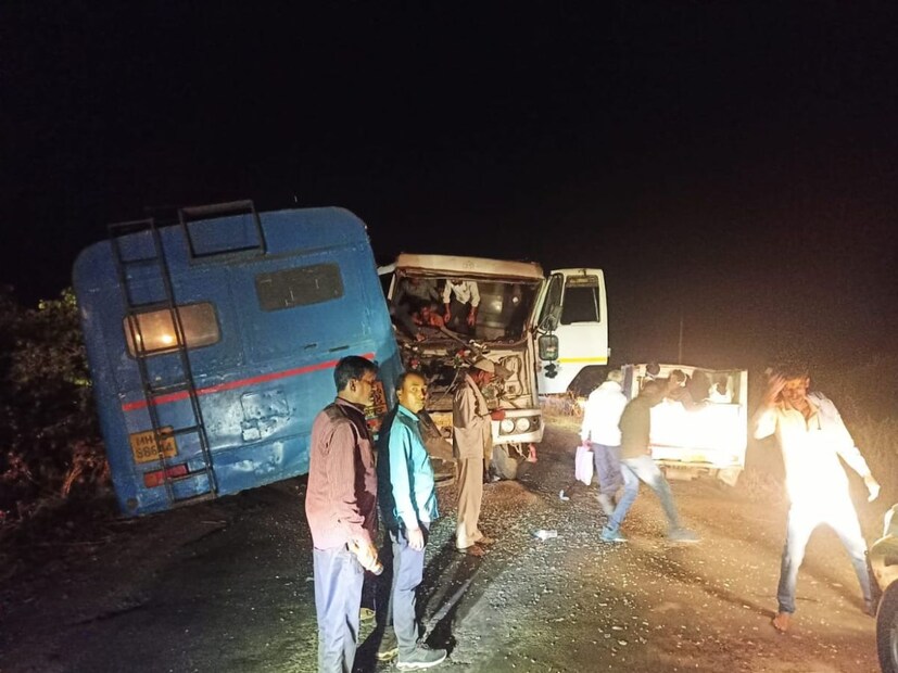 अपघाताचं नेमकं कारण समोर आलेलं नाही, मात्र नियंत्रण सुटून हा अपघात झाला असावा असा अंदाज वर्तवण्यात येत आहे. 