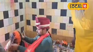 या लग्नामुळे तरुणीचा आनंद गगनात मावेनासा झाला.