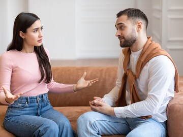 या जन्मतारखांची जोडी पूर्णत: भिन्न स्वभावाची असूनही संसार फुलवतात, कारण एकच...